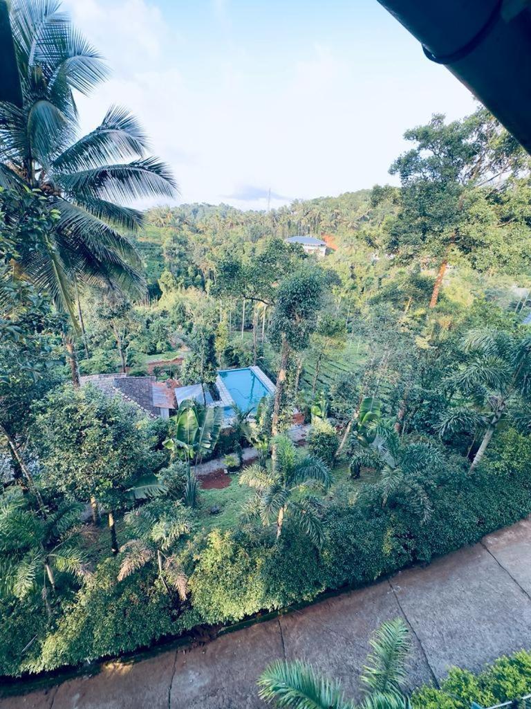 Letstay Vythiri Hill Palace Eksteriør bilde